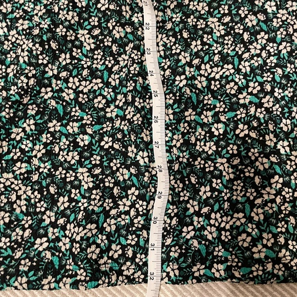 Gelina green floral dress with puff sleeves - Picture 8 of 9